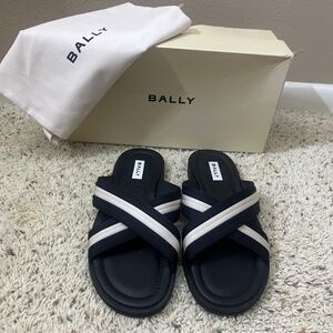 Bally Men’s size 10 Glide crossover strap Sandals